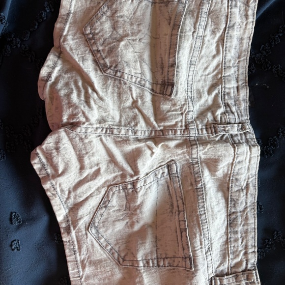 7 Pairs Mostly American Eagle Shorts - Size 4 - Picture 13 of 16